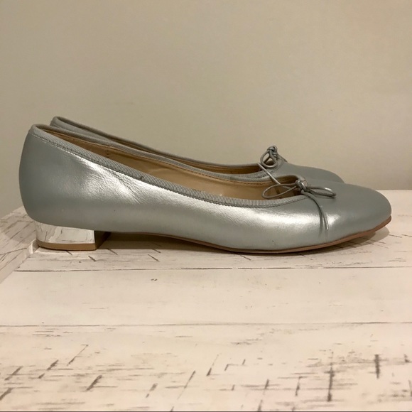 ‘Renvy’ silvery gray pair of ballerina - Picture 8 of 10